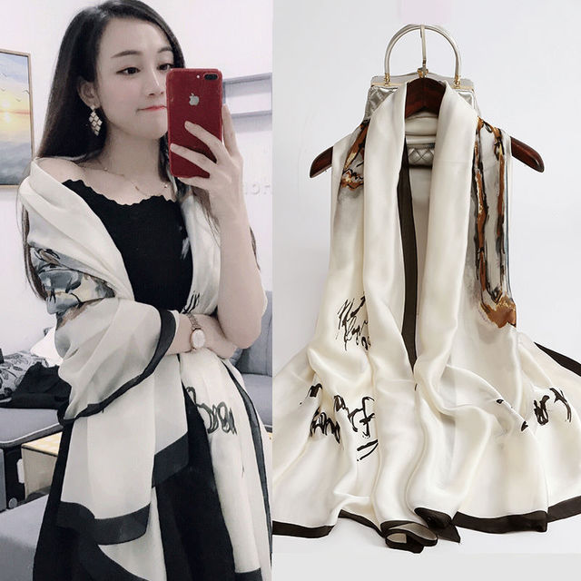 Korean autumn and winter new printing silk silk silk live popular scarves warm shawl shawl scarf for